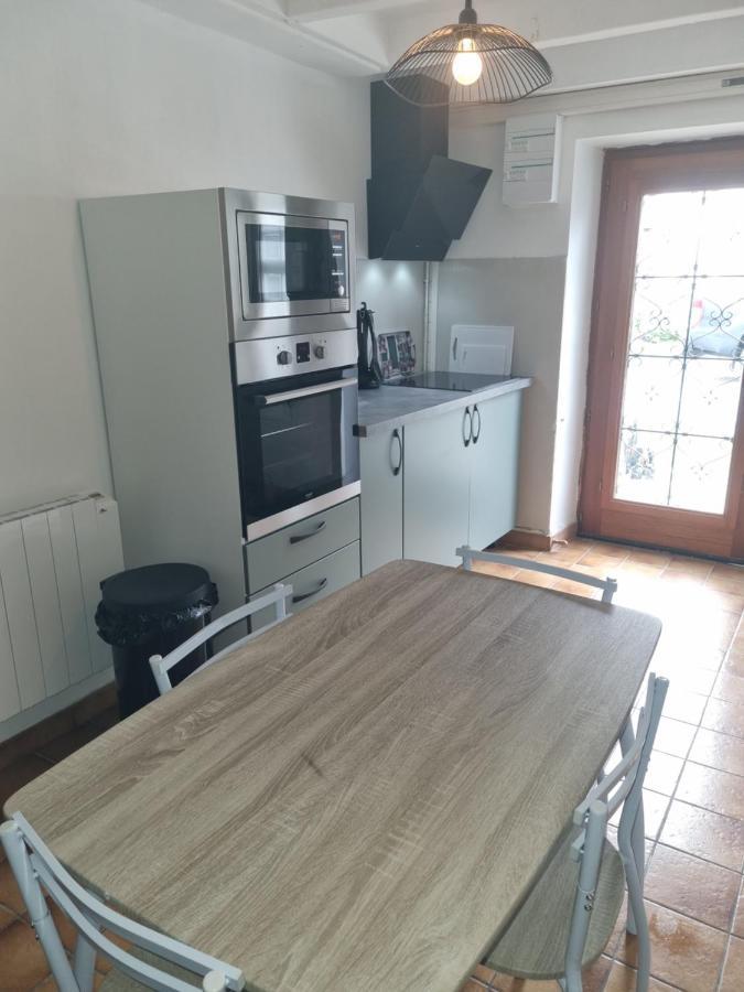 Jolie Petite Maison Dans Village Fortifie Brigueuil Zewnętrze zdjęcie